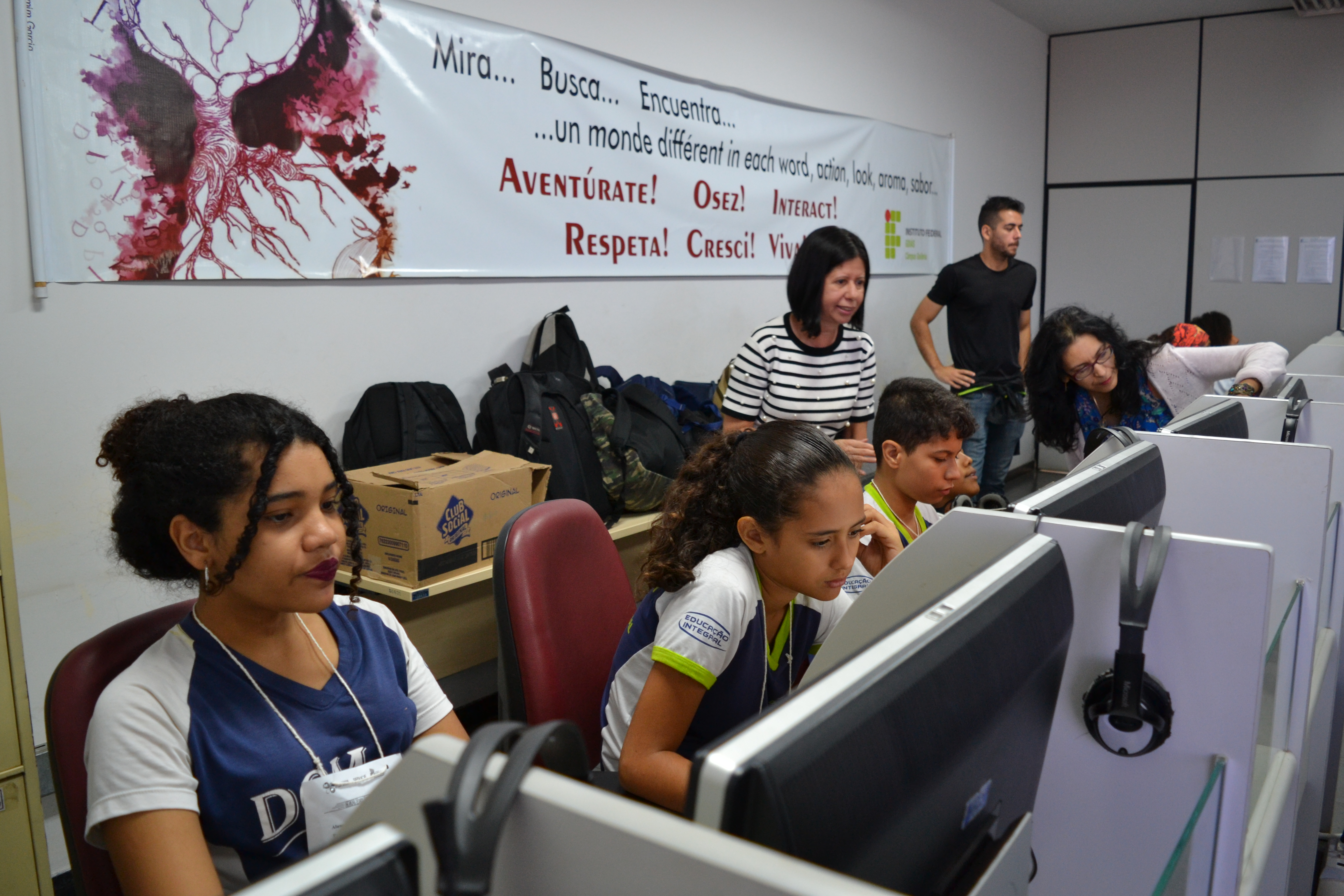 Estudantes do Colégio Estadual Dom Abel S.U conheceram o Câmpus Goiânia hoje, 28 de novembro.